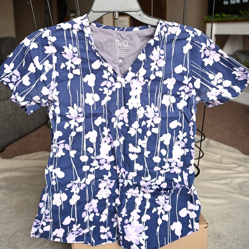 Barco Floral Navy Scrub Top